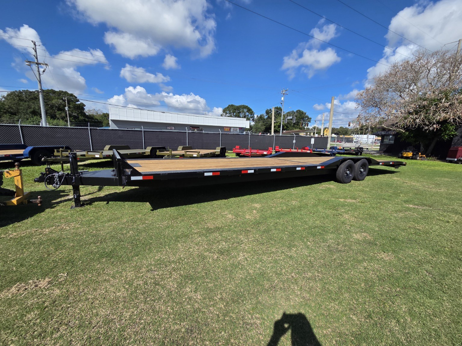 Side view of the 8.5 by 36 ft drive-over fender car hauler