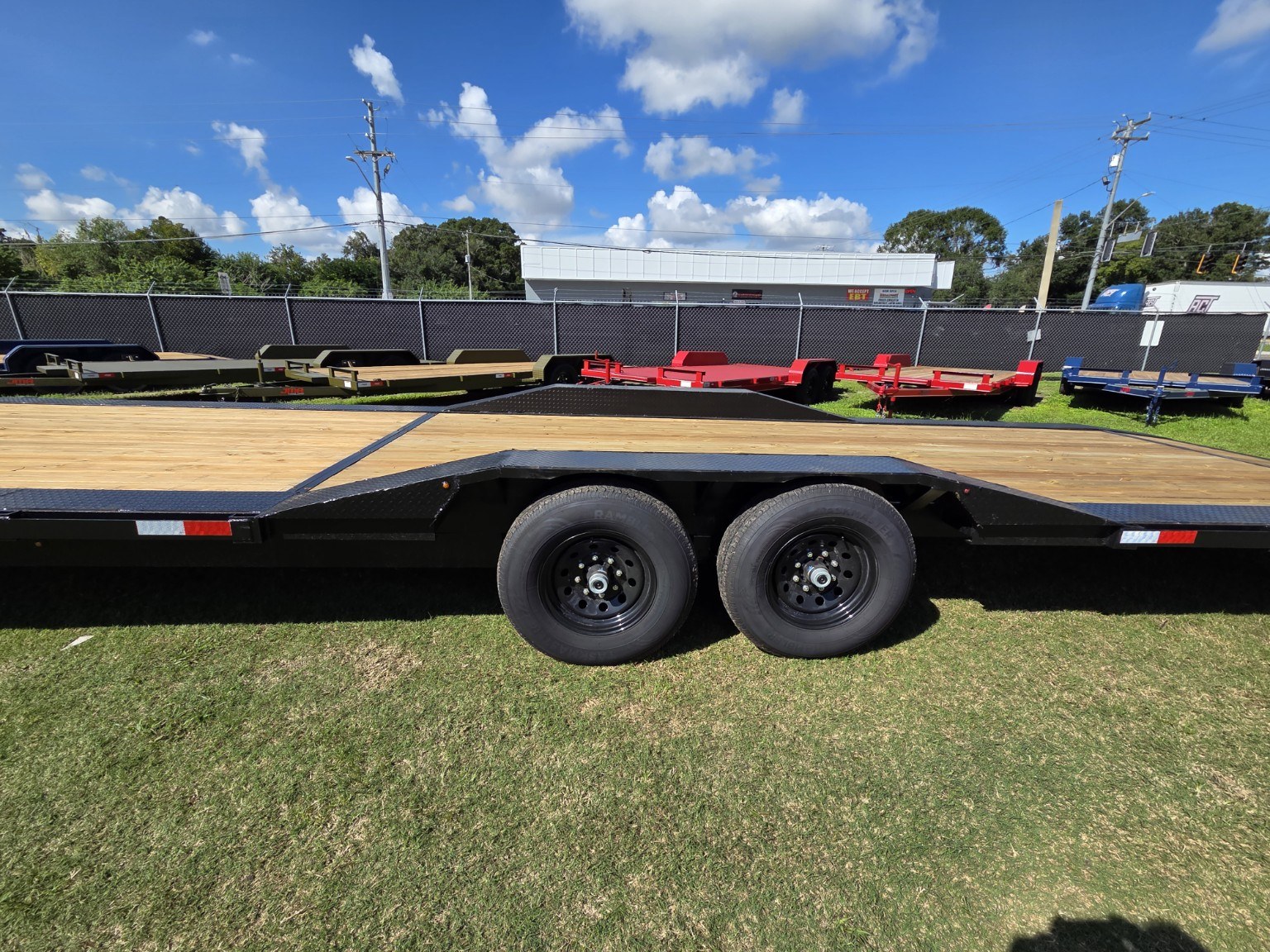 Dual axles and drive-over fender detail